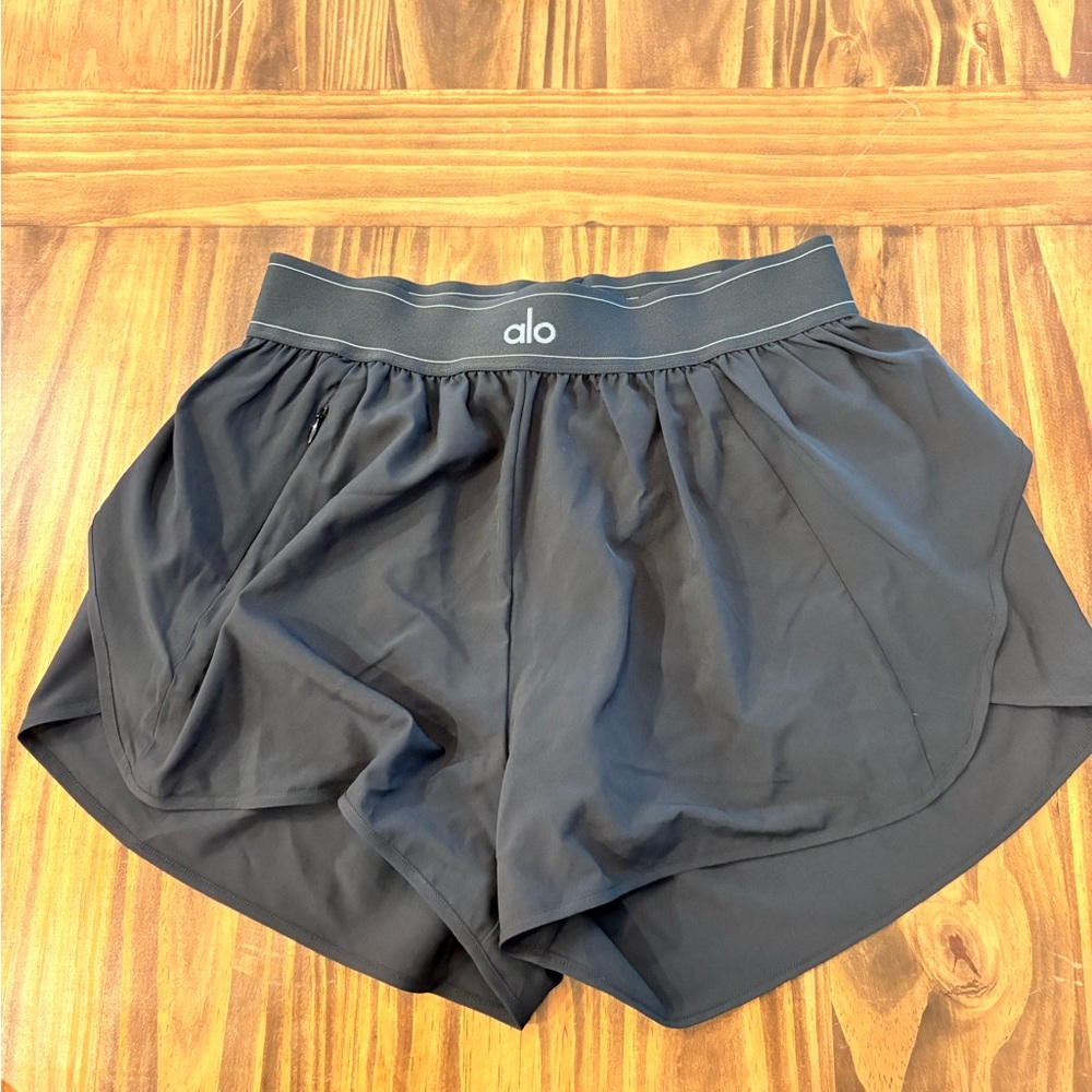 ALO Yoga Women's Charcoal Athletic Shorts